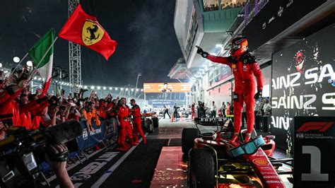 Sainz wins Singapore Grand Prix as Verstappen and Red Bull’s streaks end